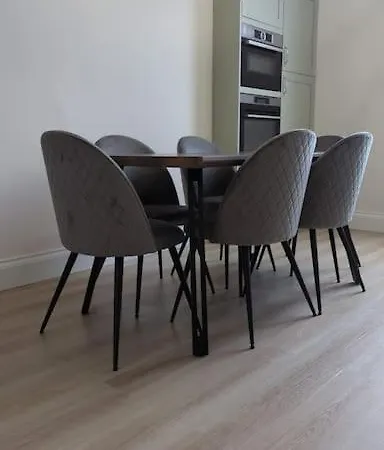 Apartment Entire In City York